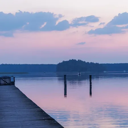 Cozy Holiday Near The Lake In Ferienhaus Rheinsberg