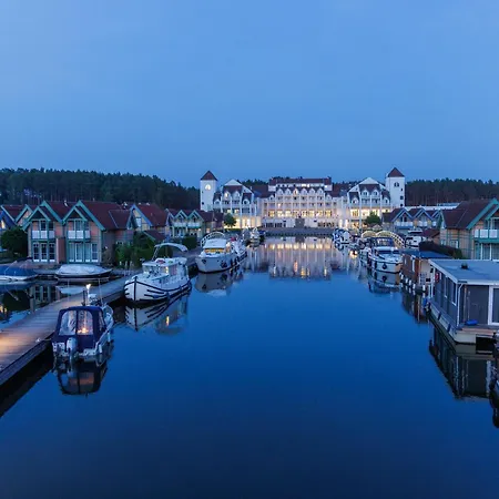 Cozy Holiday Near The Lake In Ferienhaus Rheinsberg